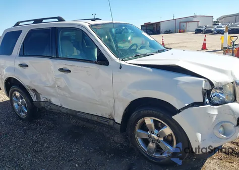 2011 Ford Escape Xlt z USA, uszkodzony, nr VIN 1FMCU0D70BKA06540